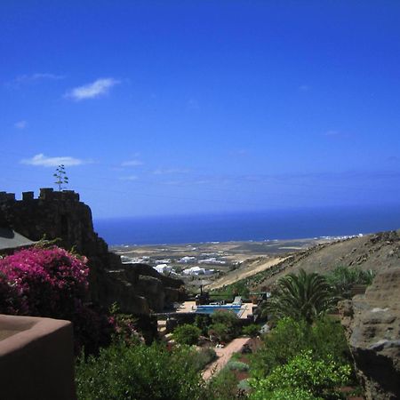 Castillo Lanzarote Villa Sophie - Luxury Villa -Sleep In A Volcanic Cave With Heated Pool 티아즈 외부 사진