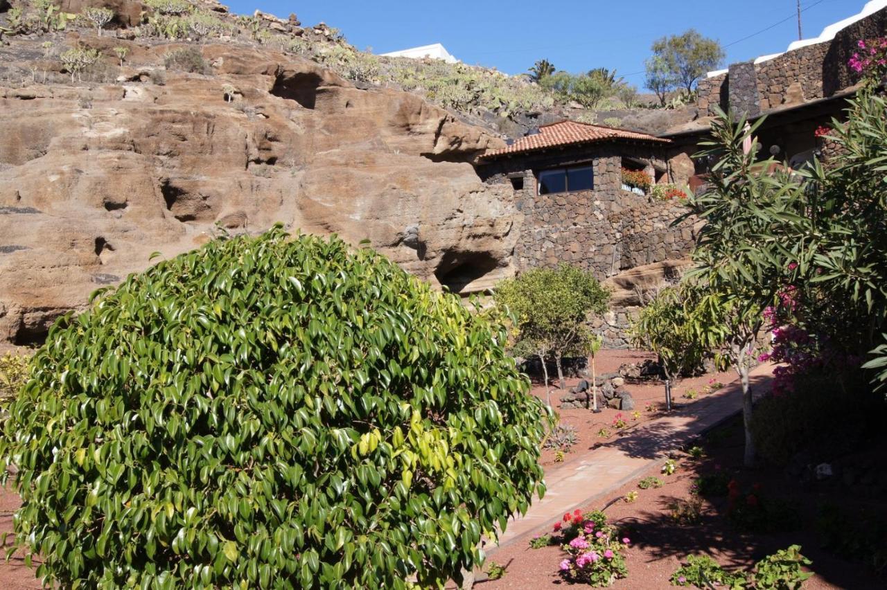 Castillo Lanzarote Villa Sophie - Luxury Villa -Sleep In A Volcanic Cave With Heated Pool 티아즈 외부 사진