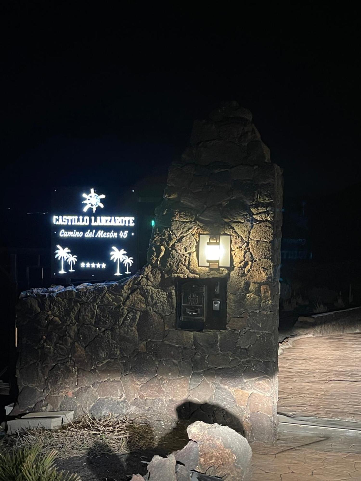 Castillo Lanzarote Villa Sophie - Luxury Villa -Sleep In A Volcanic Cave With Heated Pool 티아즈 외부 사진