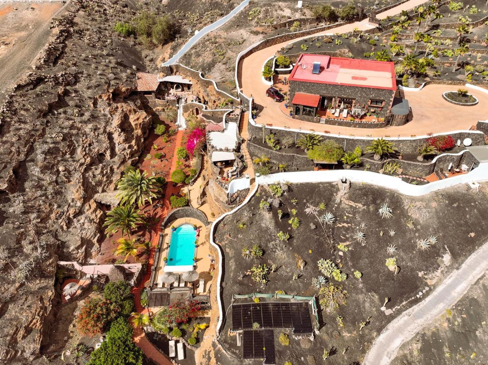 Castillo Lanzarote Villa Sophie - Luxury Villa -Sleep In A Volcanic Cave With Heated Pool 티아즈 외부 사진