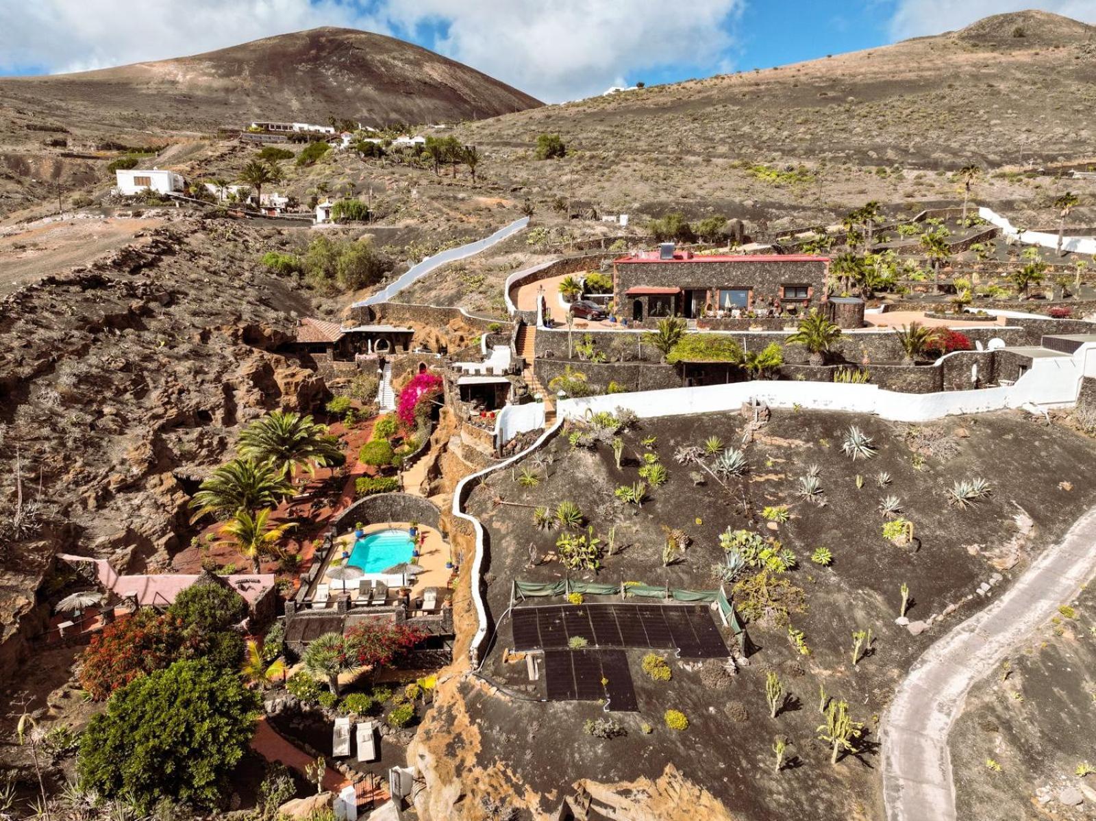 Castillo Lanzarote Villa Sophie - Luxury Villa -Sleep In A Volcanic Cave With Heated Pool 티아즈 외부 사진