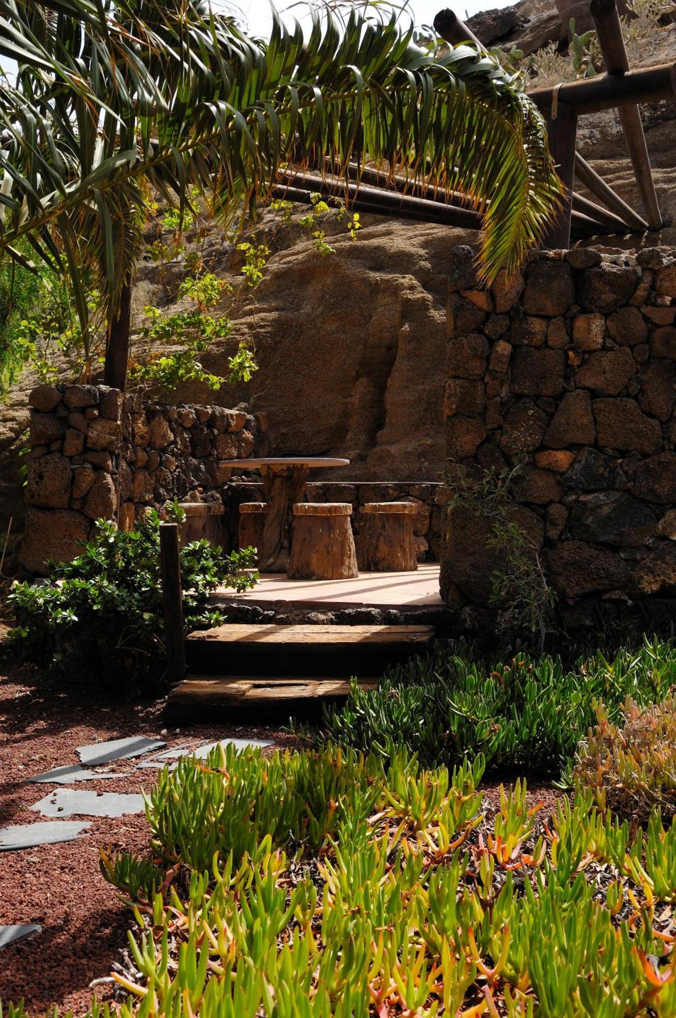Castillo Lanzarote Villa Sophie - Luxury Villa -Sleep In A Volcanic Cave With Heated Pool 티아즈 외부 사진