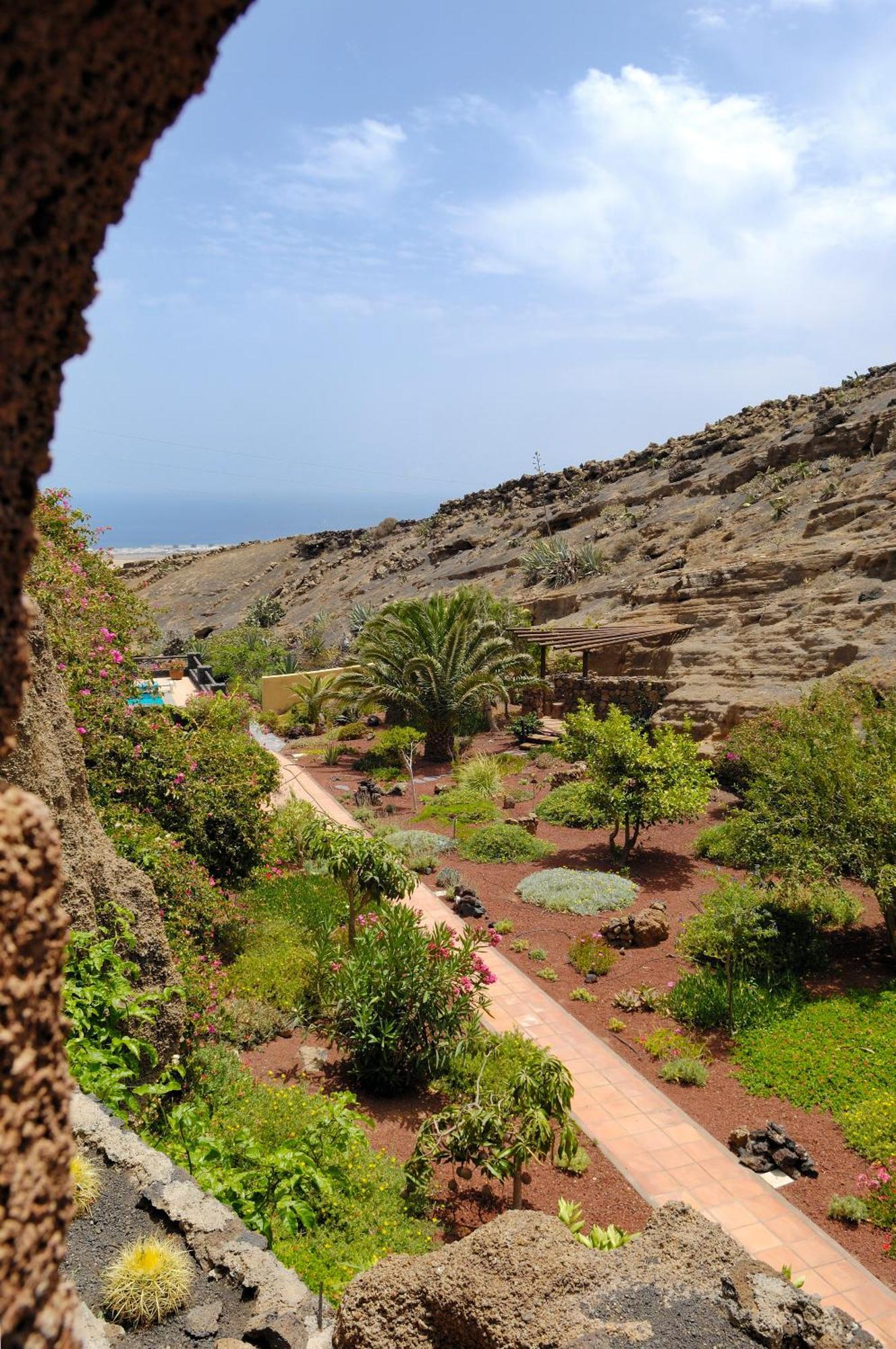 Castillo Lanzarote Villa Sophie - Luxury Villa -Sleep In A Volcanic Cave With Heated Pool 티아즈 외부 사진