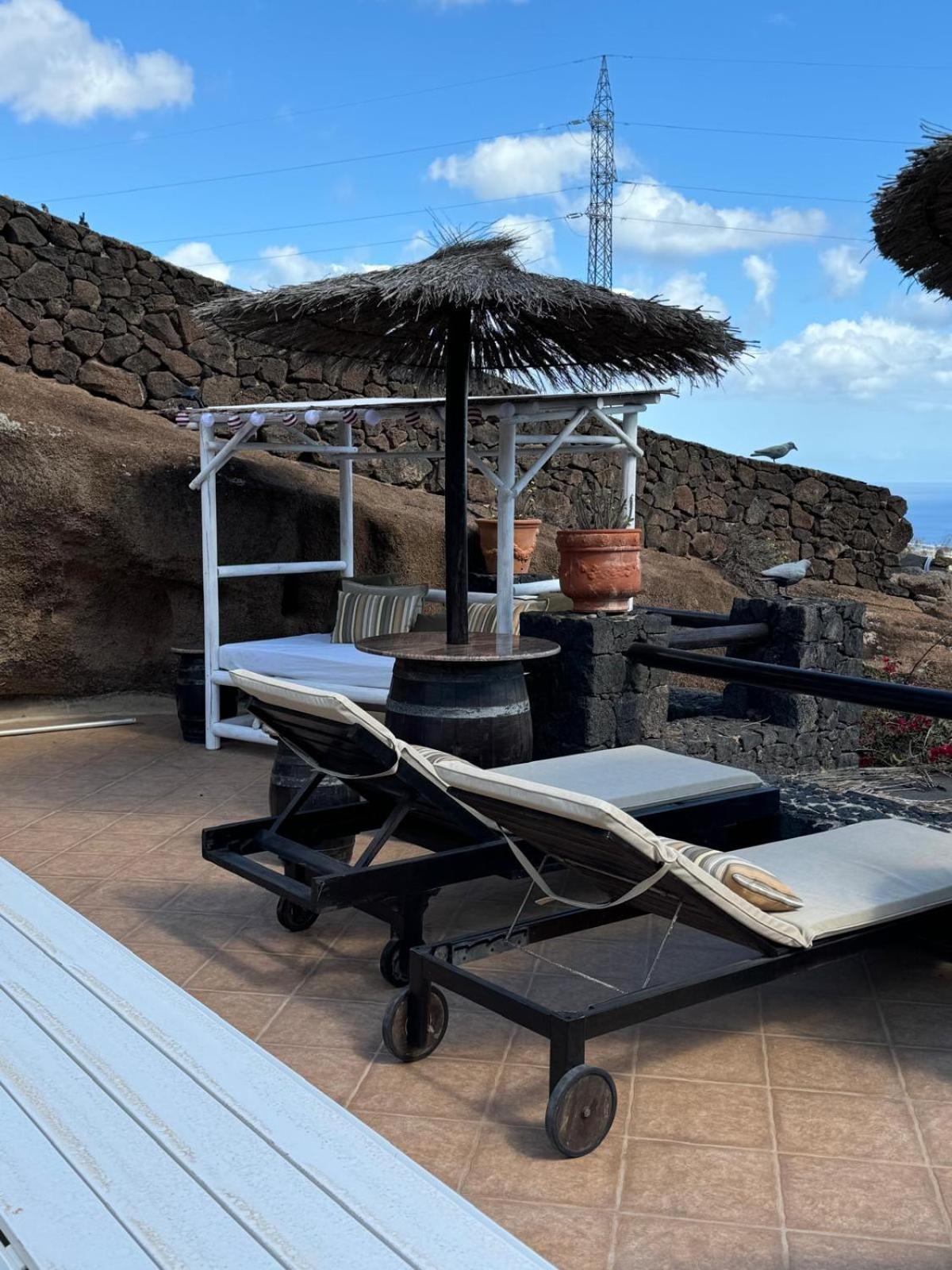 Castillo Lanzarote Villa Sophie - Luxury Villa -Sleep In A Volcanic Cave With Heated Pool 티아즈 외부 사진
