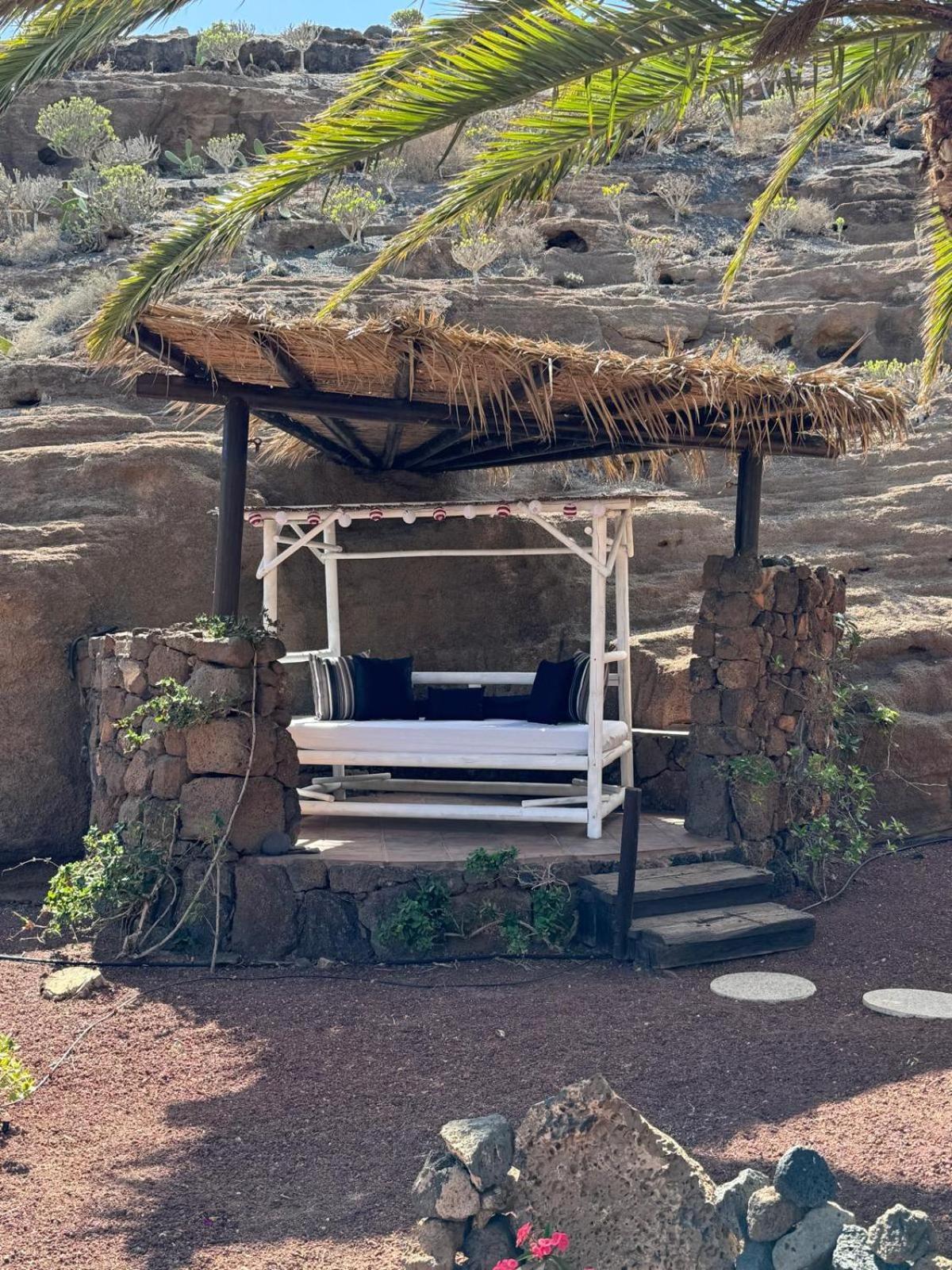 Castillo Lanzarote Villa Sophie - Luxury Villa -Sleep In A Volcanic Cave With Heated Pool 티아즈 외부 사진