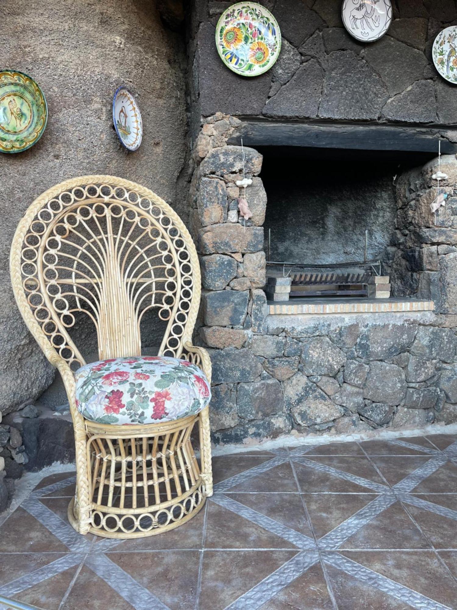 Castillo Lanzarote Villa Sophie - Luxury Villa -Sleep In A Volcanic Cave With Heated Pool 티아즈 외부 사진