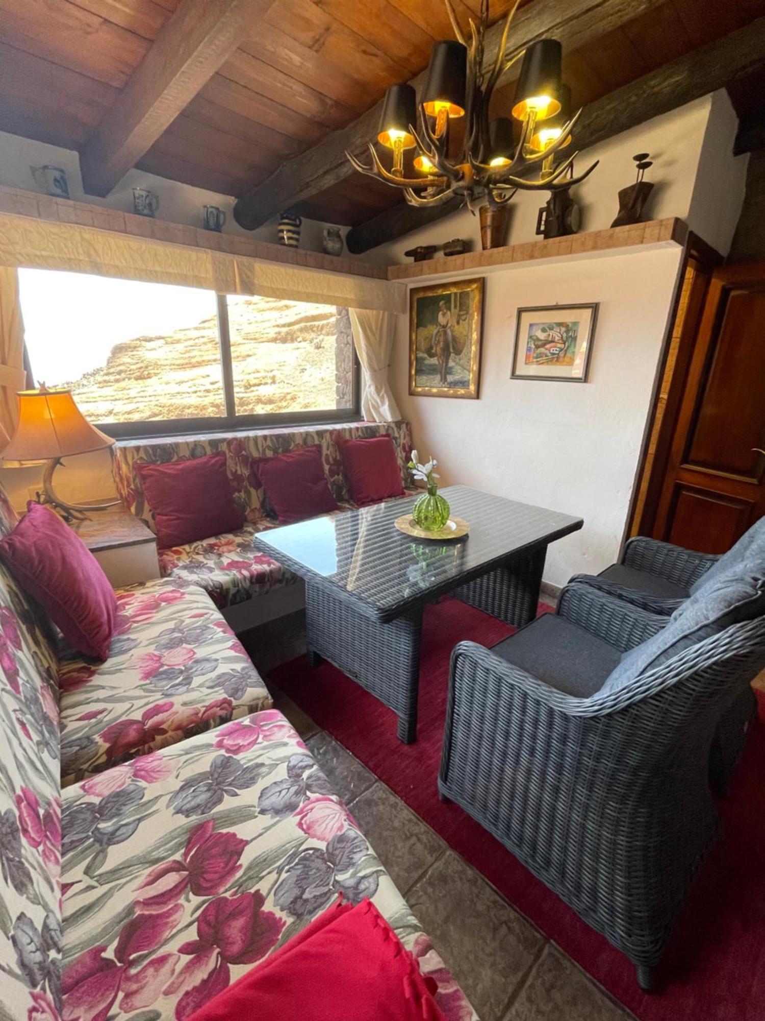 Castillo Lanzarote Villa Sophie - Luxury Villa -Sleep In A Volcanic Cave With Heated Pool 티아즈 외부 사진