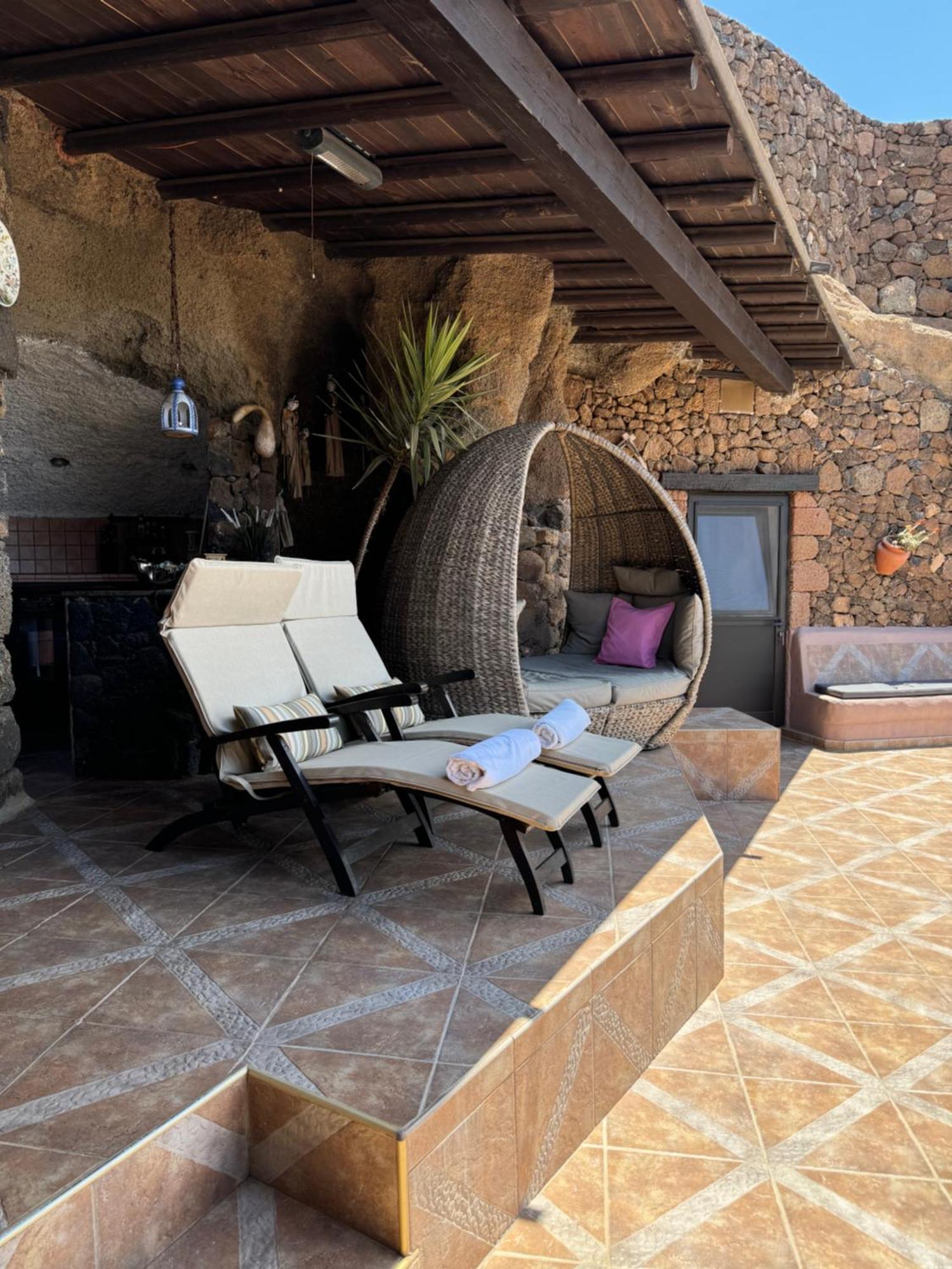 Castillo Lanzarote Villa Sophie - Luxury Villa -Sleep In A Volcanic Cave With Heated Pool 티아즈 외부 사진