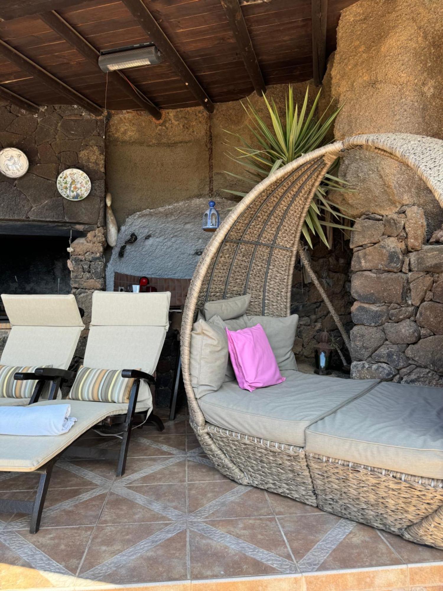 Castillo Lanzarote Villa Sophie - Luxury Villa -Sleep In A Volcanic Cave With Heated Pool 티아즈 외부 사진