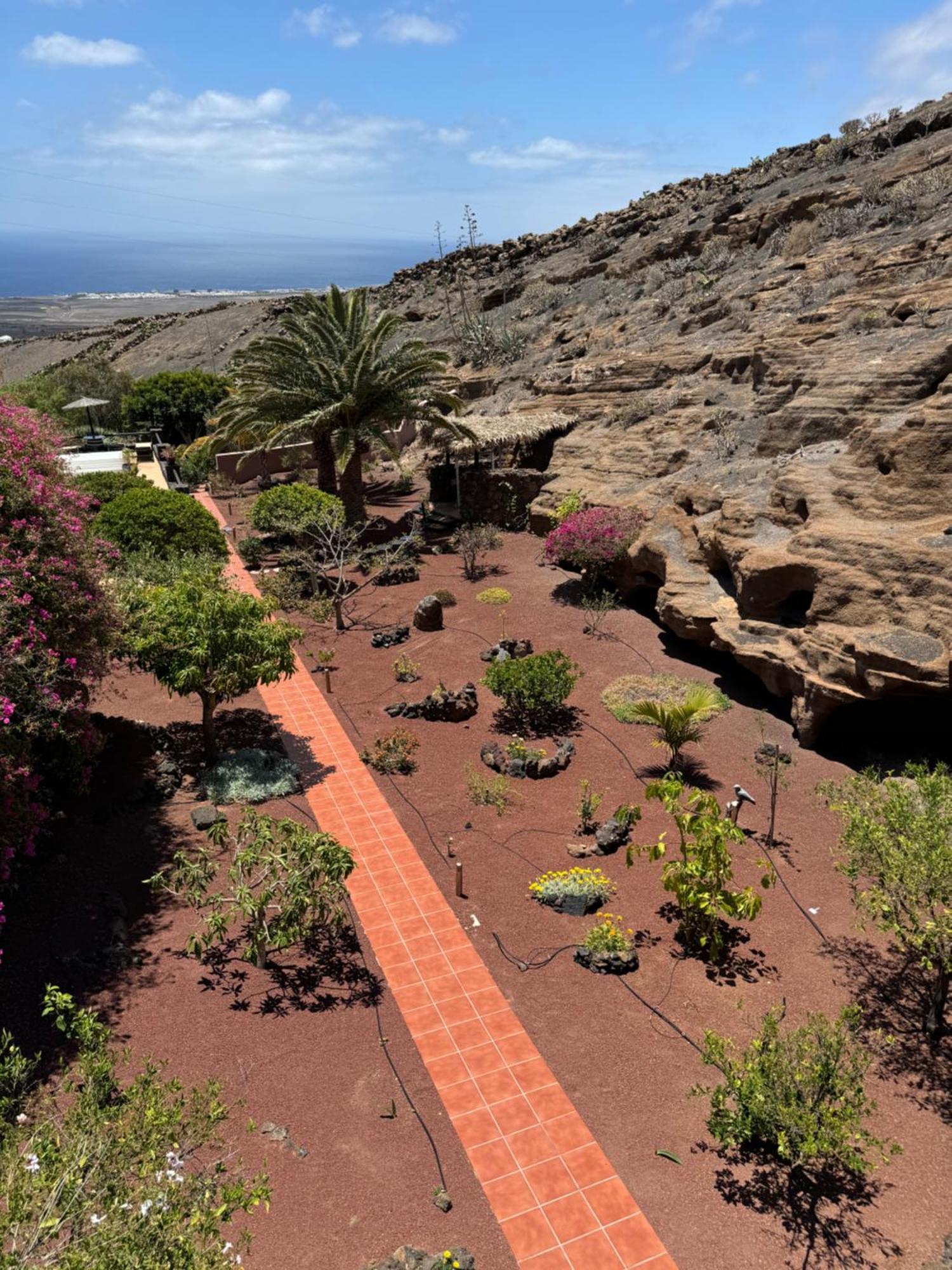 Castillo Lanzarote Villa Sophie - Luxury Villa -Sleep In A Volcanic Cave With Heated Pool 티아즈 외부 사진